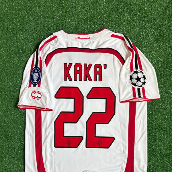 Maillot extérieur AC Milan 2007 porté en finale de la Ligue des Champions par Maldini et Kaka.
