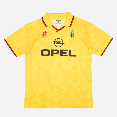 Maillot third AC Milan 1996 – Design vintage noir et rouge, un classique des années 90.