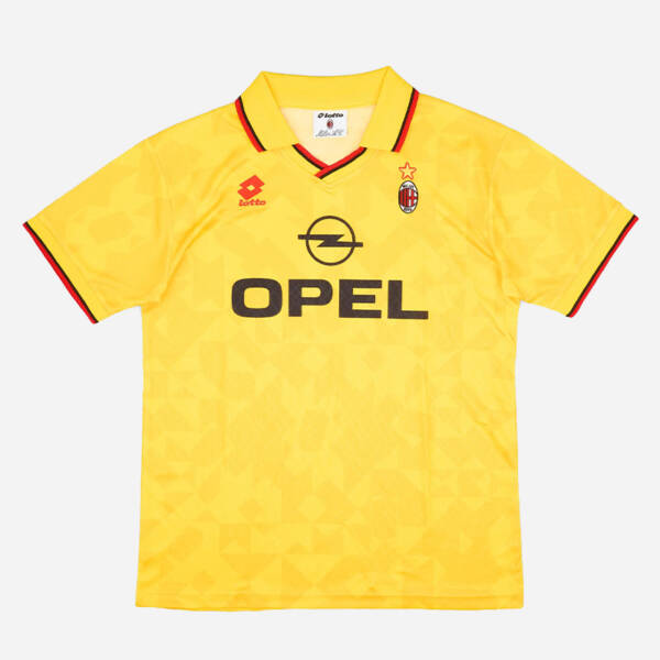 Maillot third AC Milan 1996 – Design vintage noir et rouge, un classique des années 90.