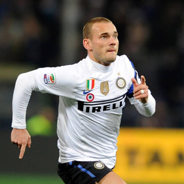 Maillot extérieur Inter Milan 2011 – Porté par Wesley Sneijder lors de la saison 2010-2011.