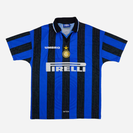 Maillot domicile Inter Milan 1997 – Porté par Ronaldo lors de sa première saison avec le club.