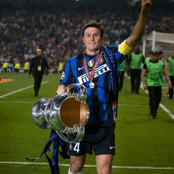 Maillot domicile Inter Milan 2010 porté en finale de la Ligue des Champions par Zanetti.