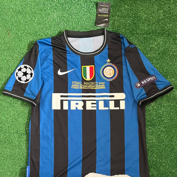 Maillot domicile Inter Milan 2010 porté en finale de la Ligue des Champions par Zanetti.