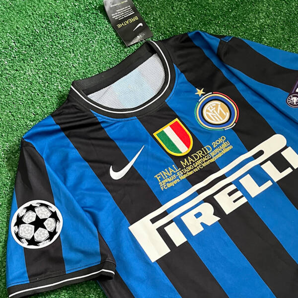 Maillot domicile Inter Milan 2010 porté en finale de la Ligue des Champions par Zanetti.