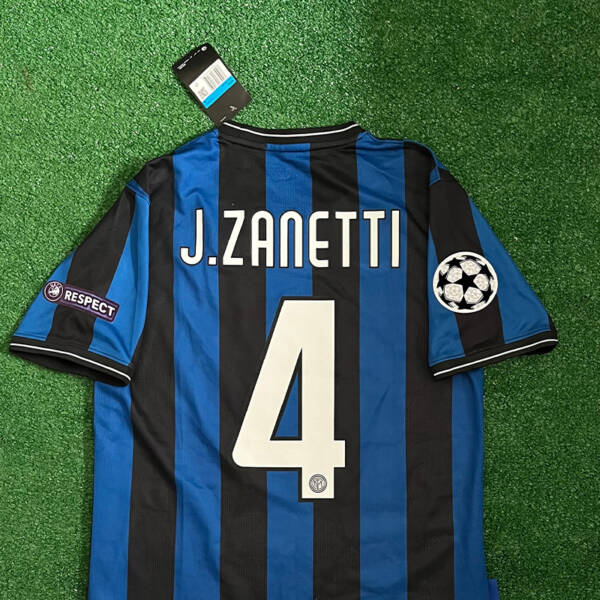 Maillot domicile Inter Milan 2010 porté en finale de la Ligue des Champions par Zanetti.