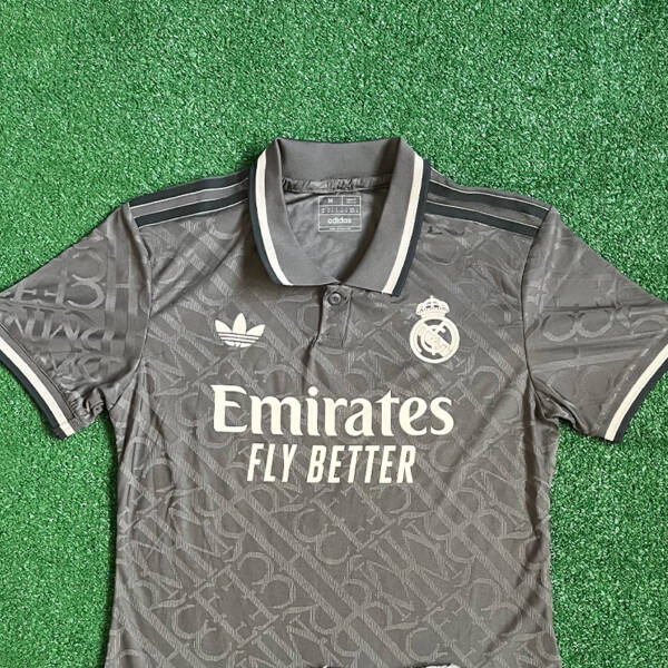 Maillot third Real Madrid 2025 – Design exclusif avec finitions Adidas modernes.