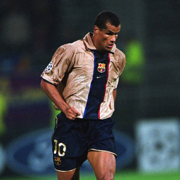 Maillot extérieur FC Barcelone 2001-2002, porté par Rivaldo.