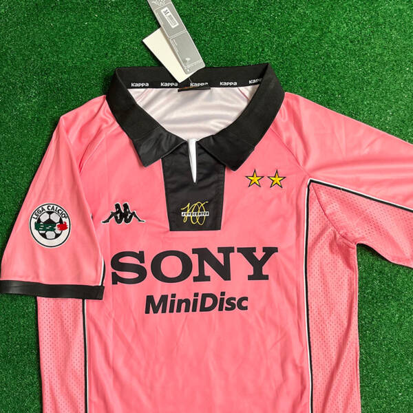 Maillot extérieur Juventus 1997-1998, rose avec détails noirs