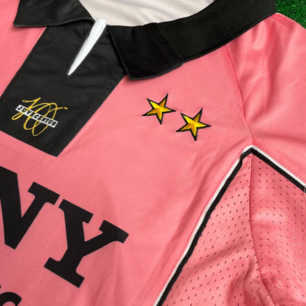Maillot extérieur Juventus 1997-1998, rose avec détails noirs