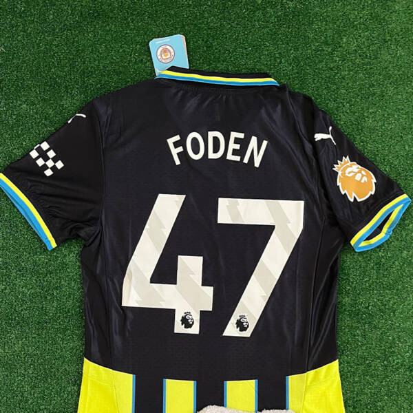 Maillot extérieur Manchester City 2025, design rétro vert