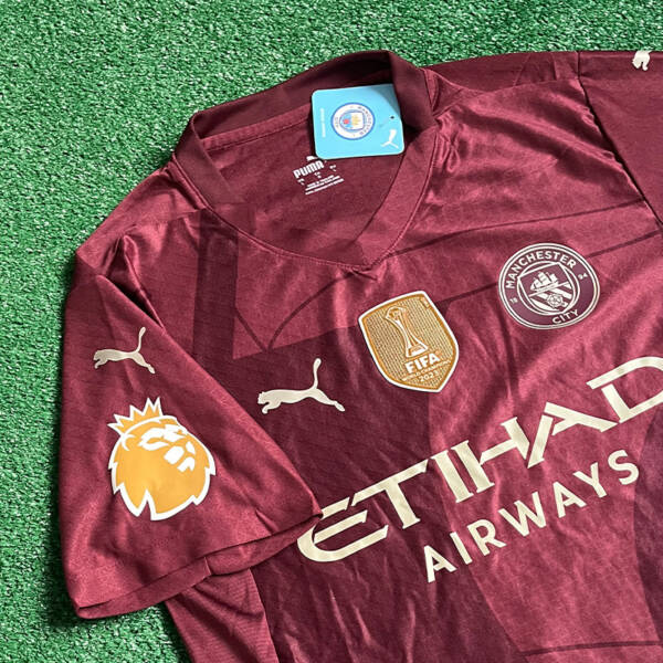 Maillot third Manchester City 2025, design innovant et audacieux.