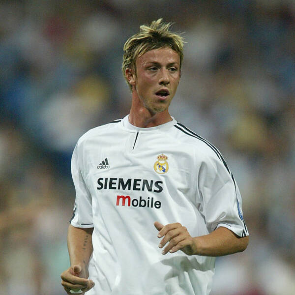 Maillot domicile Real Madrid 2003-2004, blanc classique.