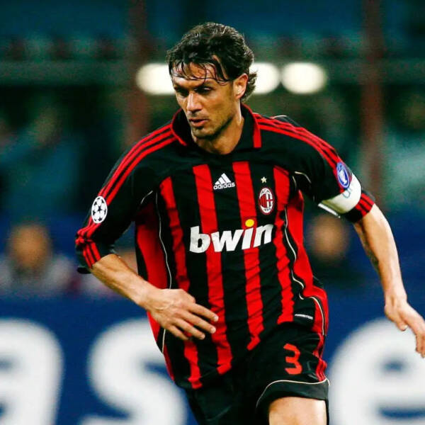 Maillot domicile AC Milan 2007 porté par Paolo Maldini et Kaká