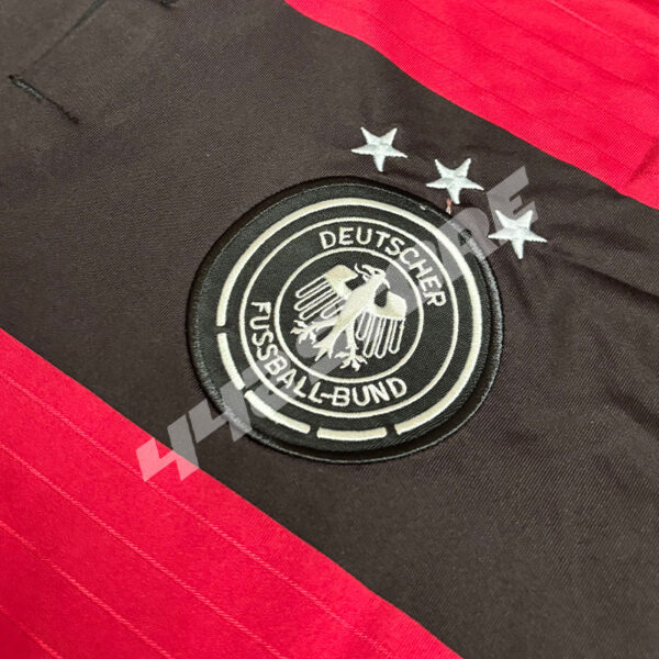 Maillot extérieur Allemagne 2014 porté par Mesut Özil