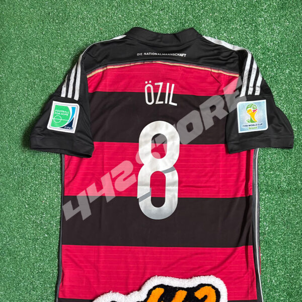 Maillot extérieur Allemagne 2014 porté par Mesut Özil