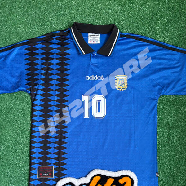 Maillot extérieur Argentine 1994 porté par Diego Maradona