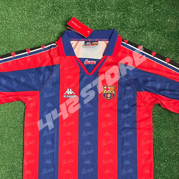 Maillot domicile FC Barcelone 1997 porté par Ronaldo
