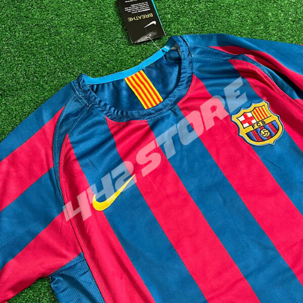 Maillot domicile FC Barcelone 2005 porté par Ronaldinho