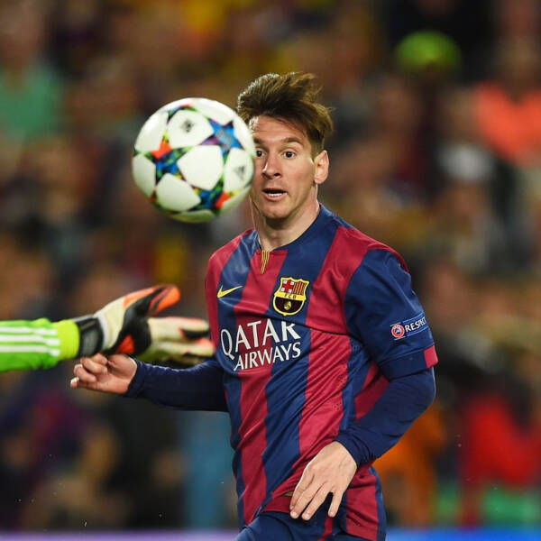 Maillot domicile FC Barcelone 2015 porté par Lionel Messi