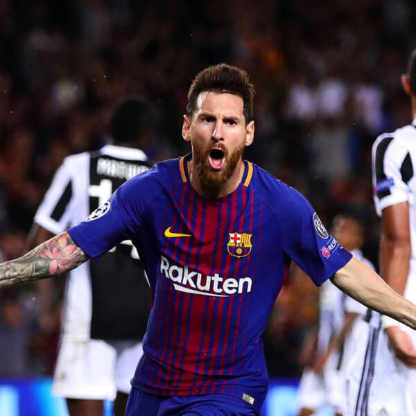 Maillot domicile FC Barcelone 2017 porté par Lionel Messi