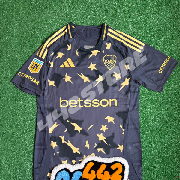Maillot extérieur Boca Juniors 2025 porté par Edinson Cavani