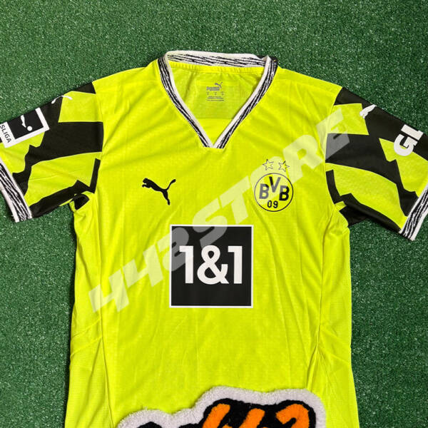 Maillot quatrième Dortmund 2024 porté par Adeyemi