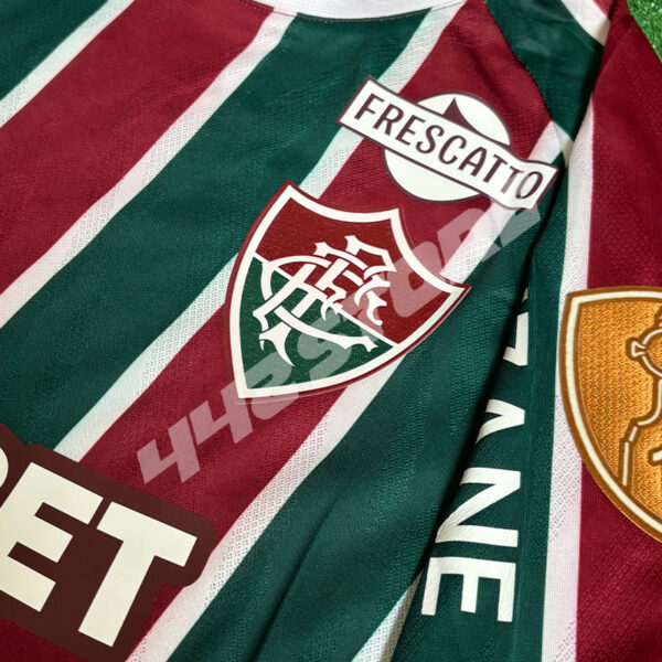 Maillot domicile Fluminense 2025 porté par Thiago Silva