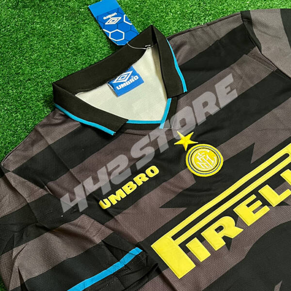 Maillot third Inter Milan 1997 porté par Ronaldo