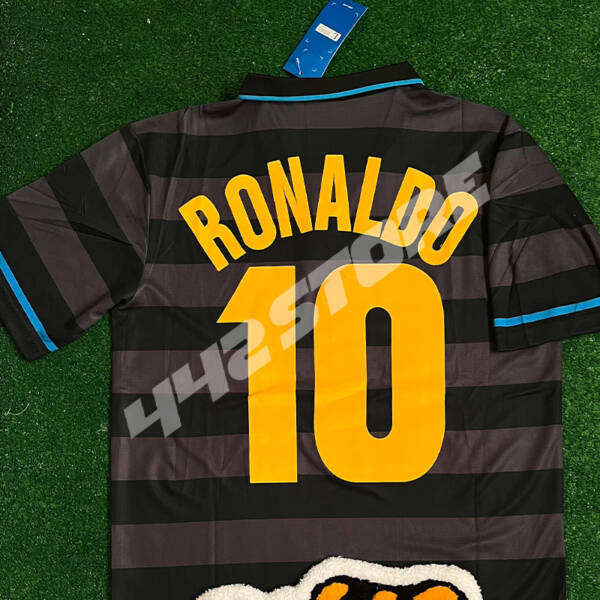 Maillot third Inter Milan 1997 porté par Ronaldo