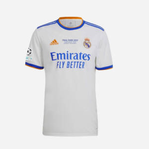 Maillot domicile Real Madrid 2022 porté par Karim Benzema