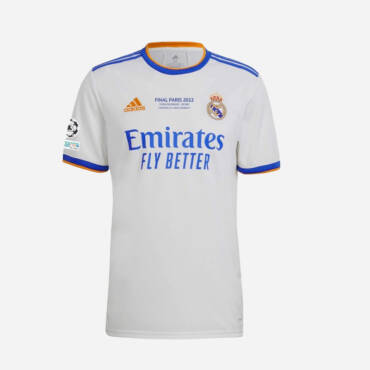 Maillot domicile Real Madrid 2022 porté par Karim Benzema