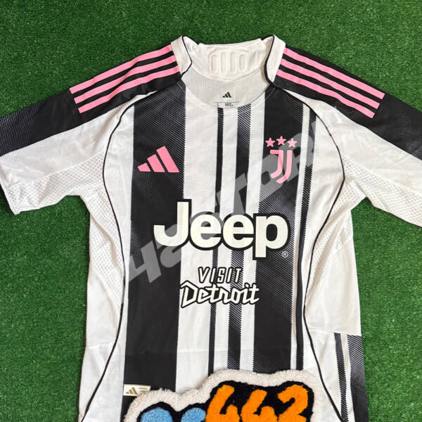 Maillot domicile Juventus 2026 noir et blanc