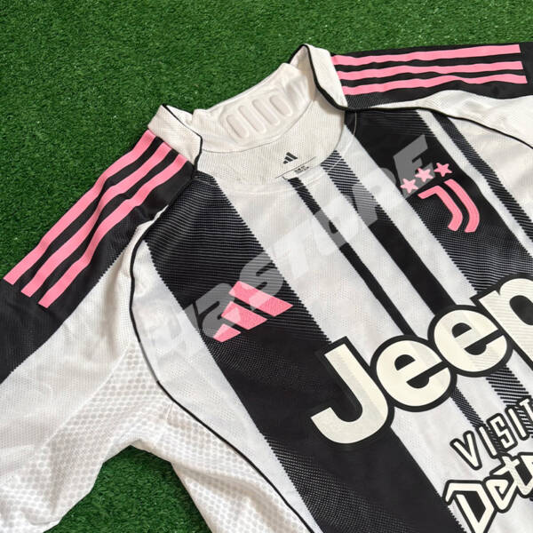 Maillot domicile Juventus 2026 noir et blanc