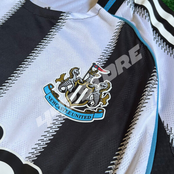 Maillot domicile Newcastle United 2026