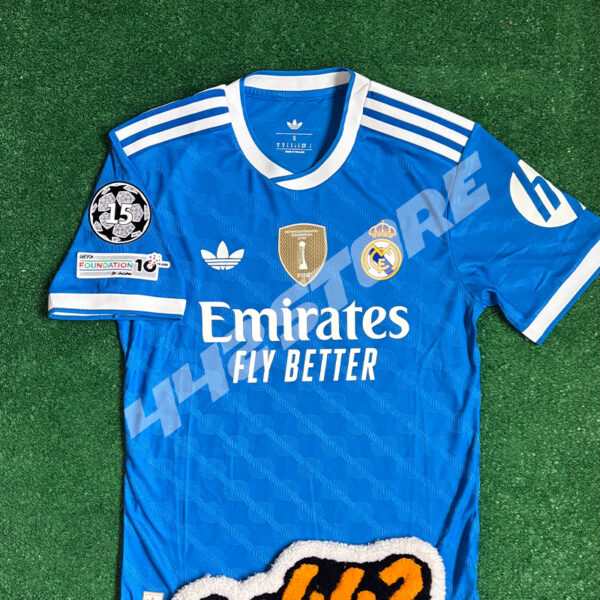 Maillot third Real Madrid 2026 bleu moderne