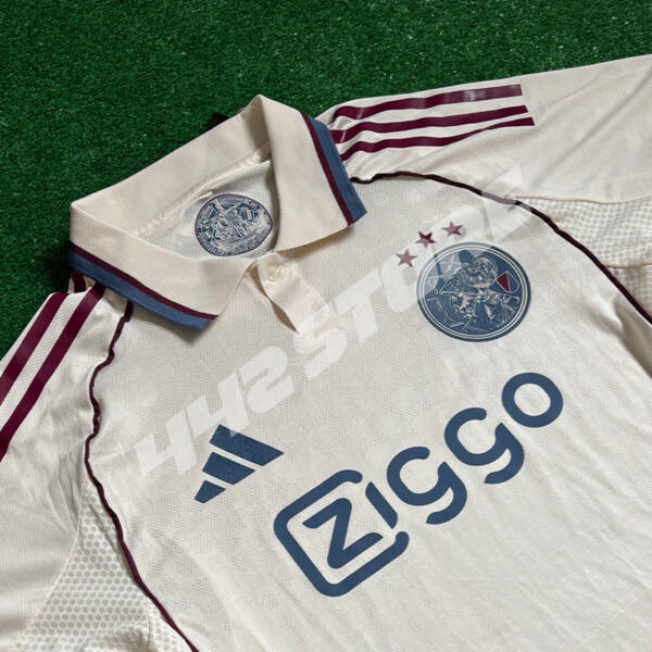 Maillot third Ajax Amsterdam 2026 design classique