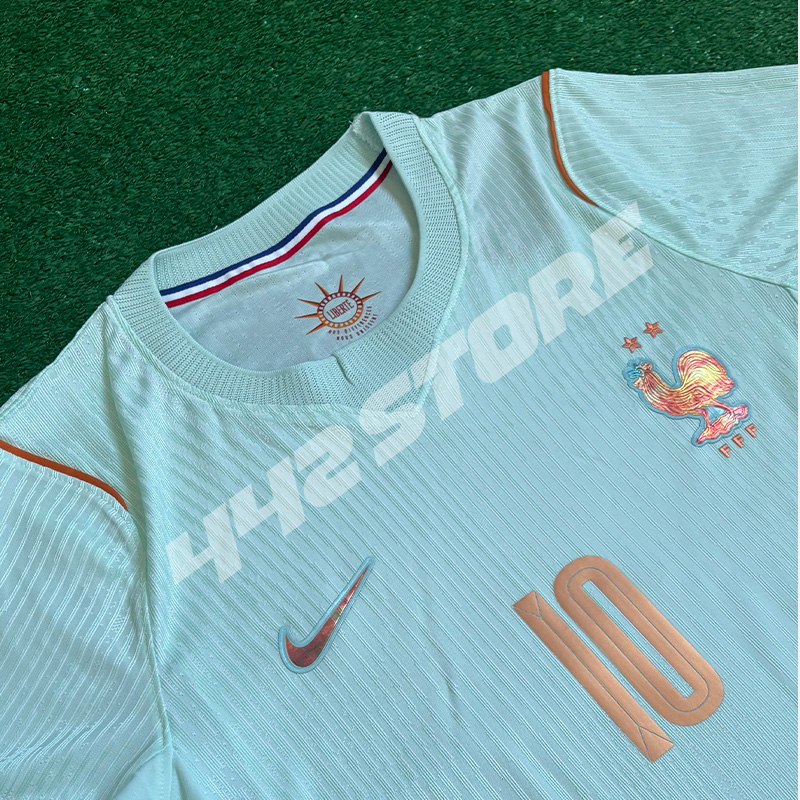 Maillot extérieur France saison 2026