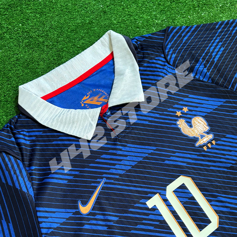 Maillot domicile France 2026 floqué Mbappé ou Olise