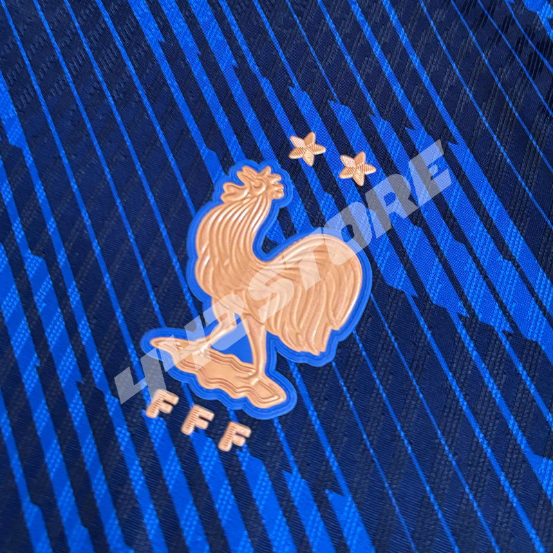 Maillot domicile France 2026 floqué Mbappé ou Olise